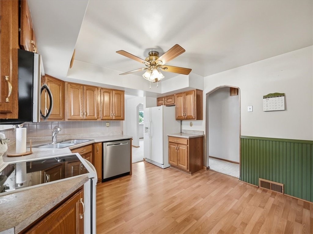606 Golf Course Rd