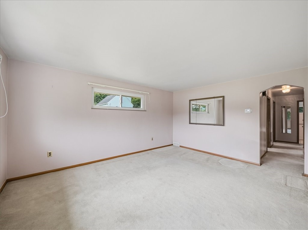 606 Golf Course Rd