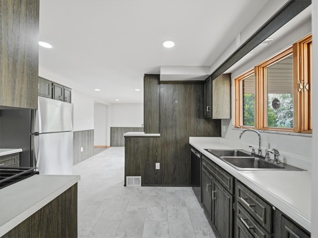 3119 Ridge Ave