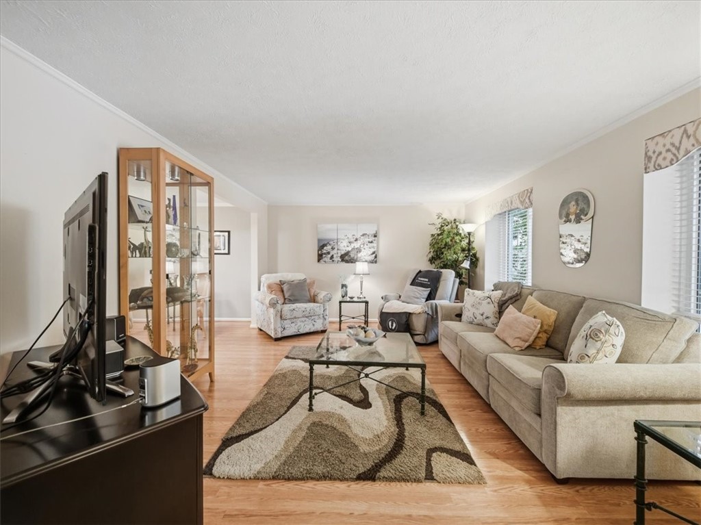 4025 Hancock Dr