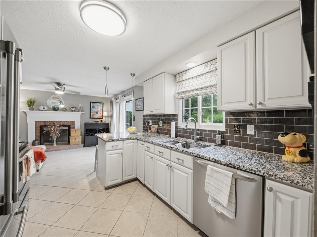 4025 Hancock Dr