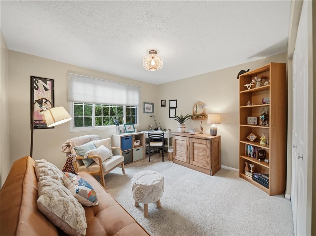 4025 Hancock Dr