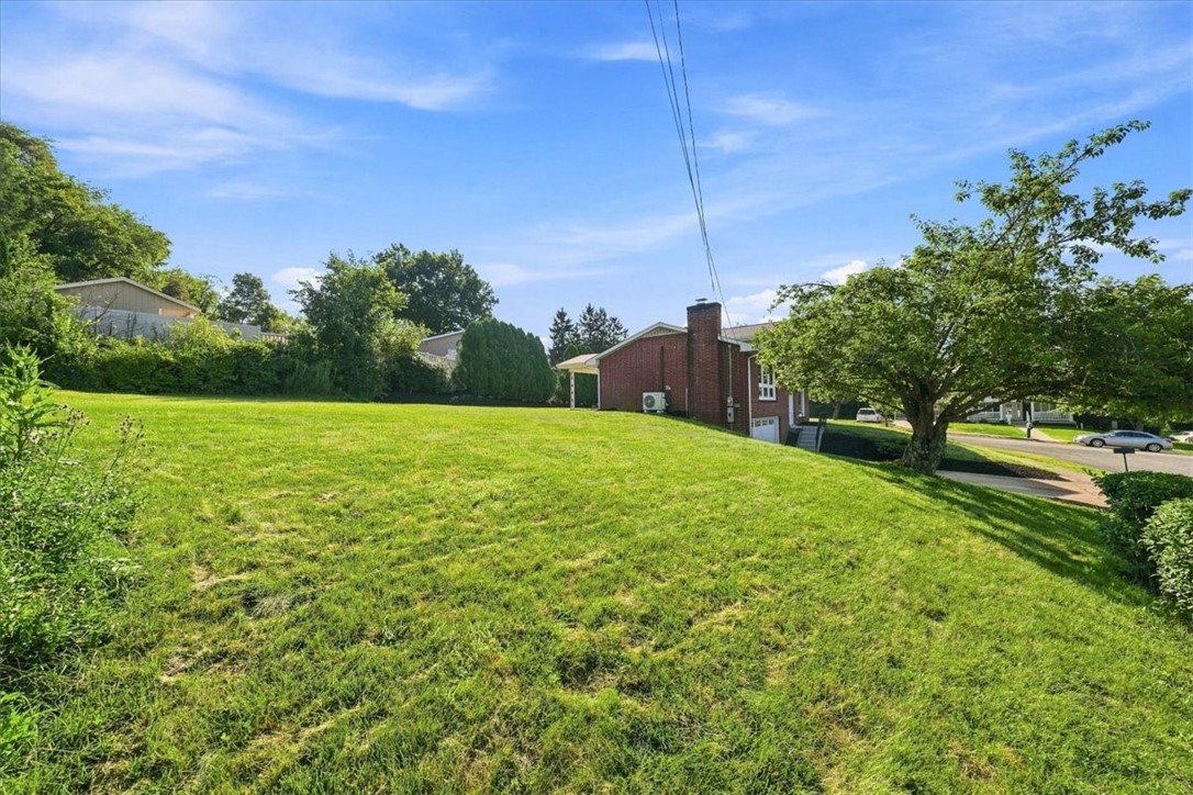 1106 Fairlane Dr