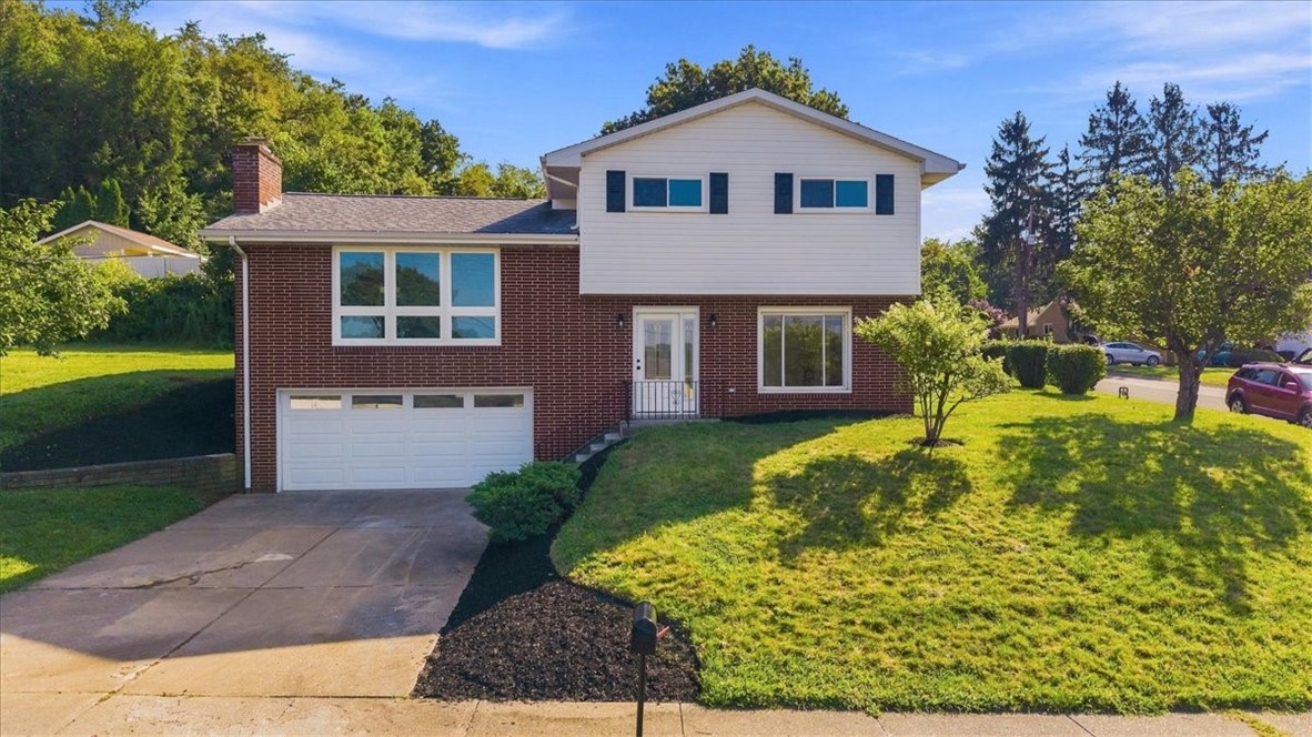 1106 Fairlane Dr