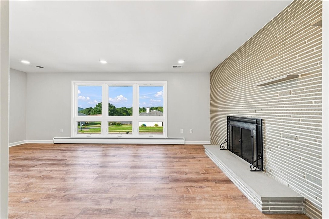 1106 Fairlane Dr