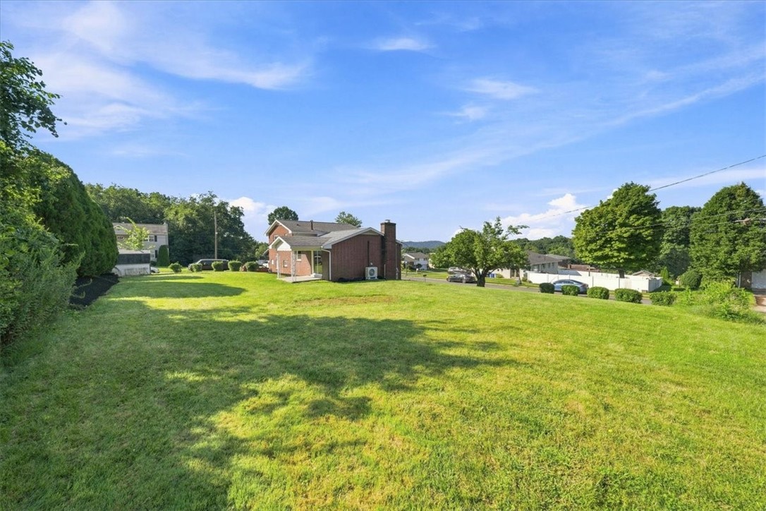 1106 Fairlane Dr