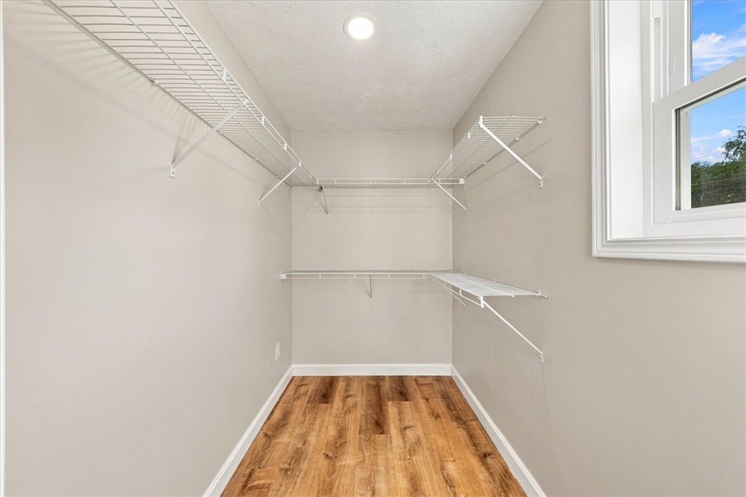 1106 Fairlane Dr