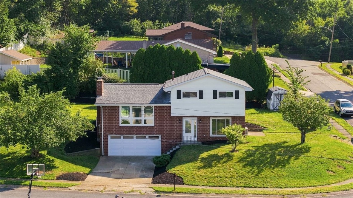 1106 Fairlane Dr
