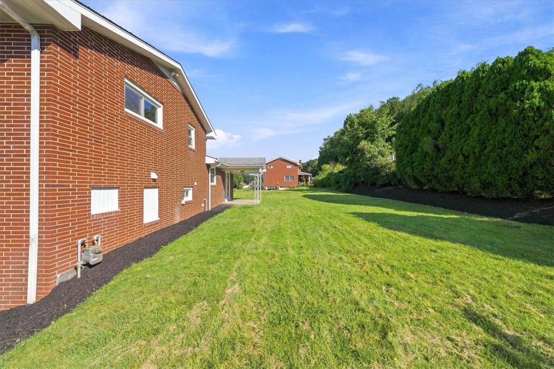 1106 Fairlane Dr