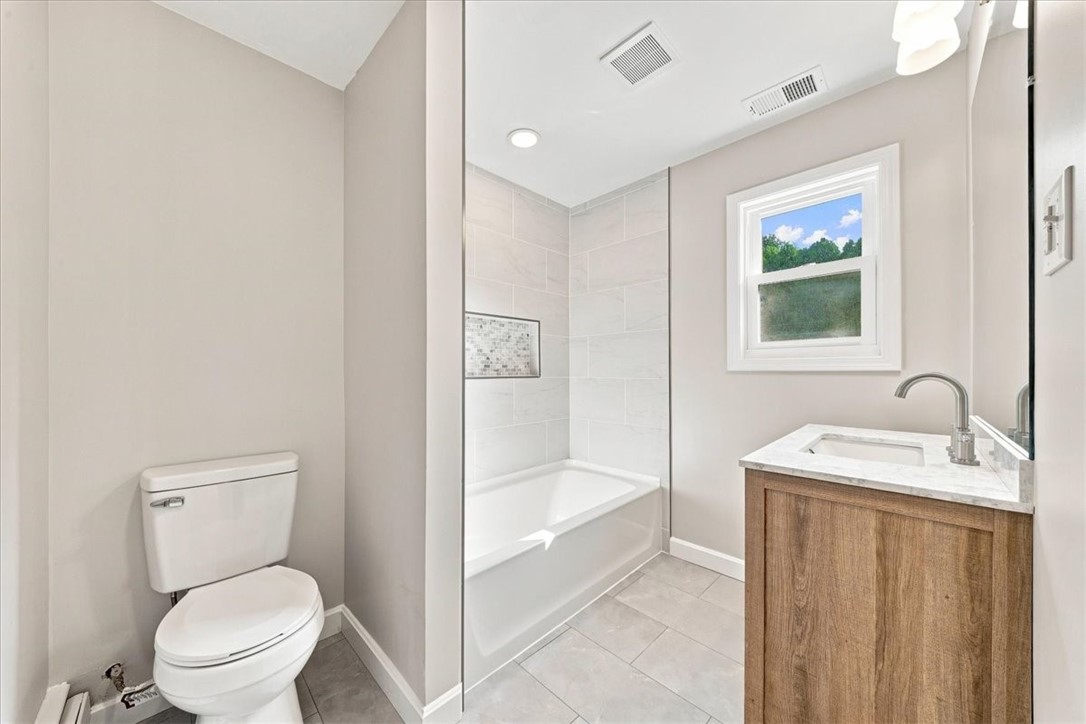 1106 Fairlane Dr