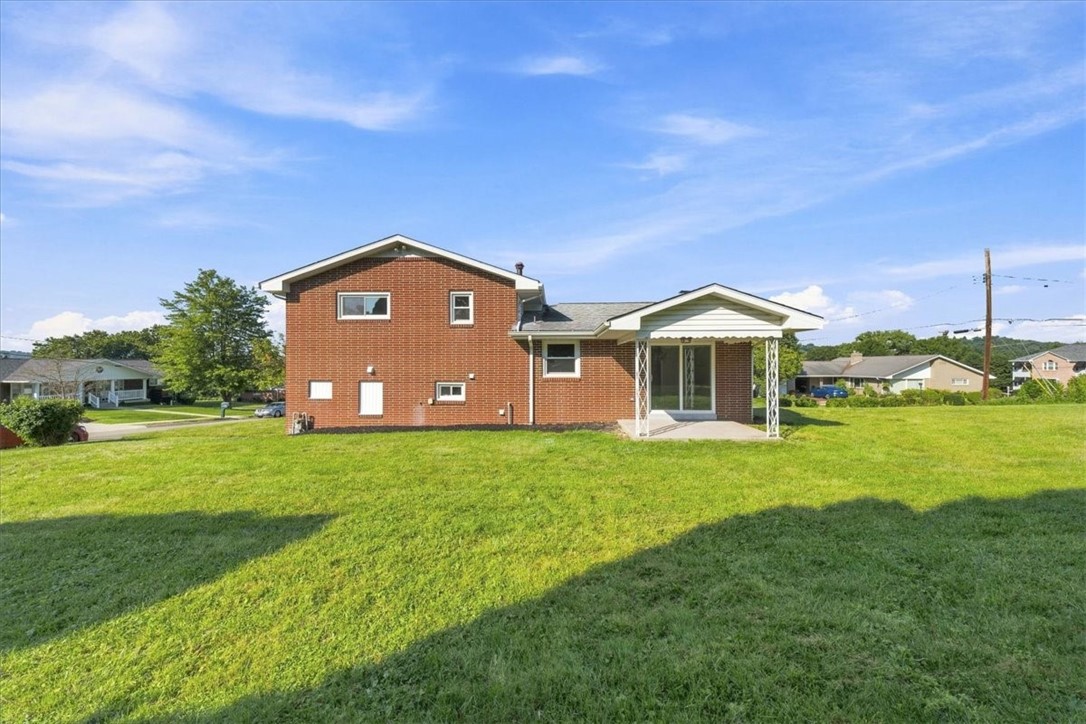1106 Fairlane Dr