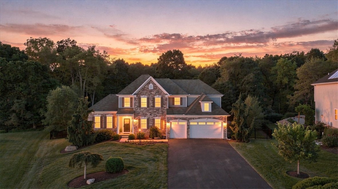 438 White Pine Ln