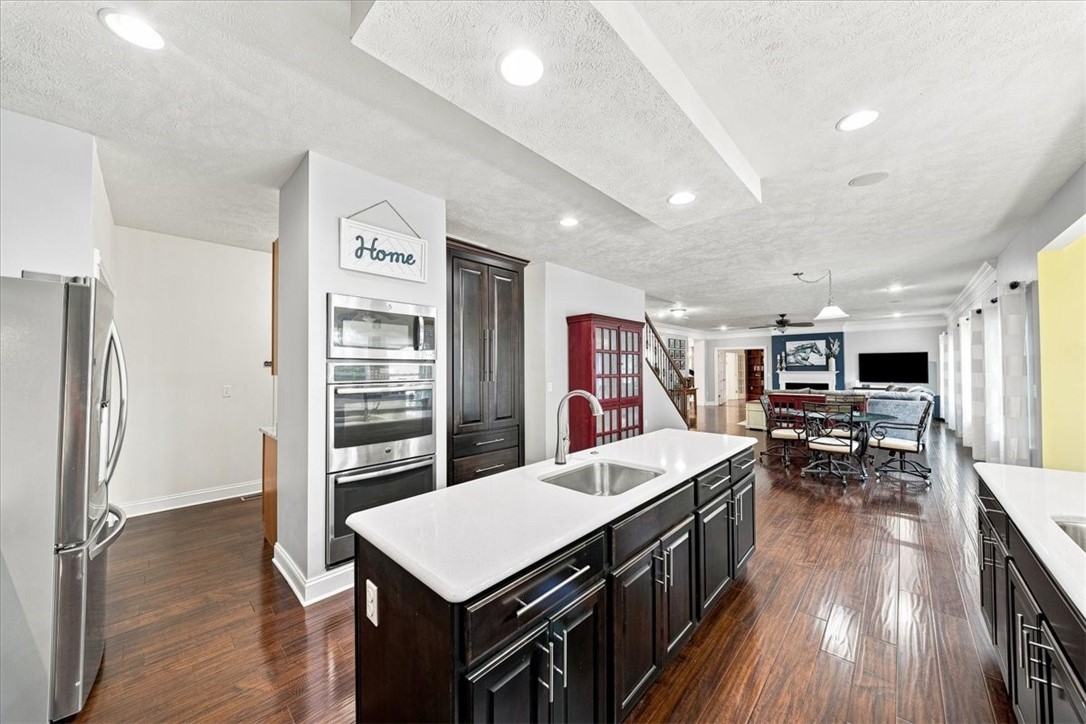 438 White Pine Ln