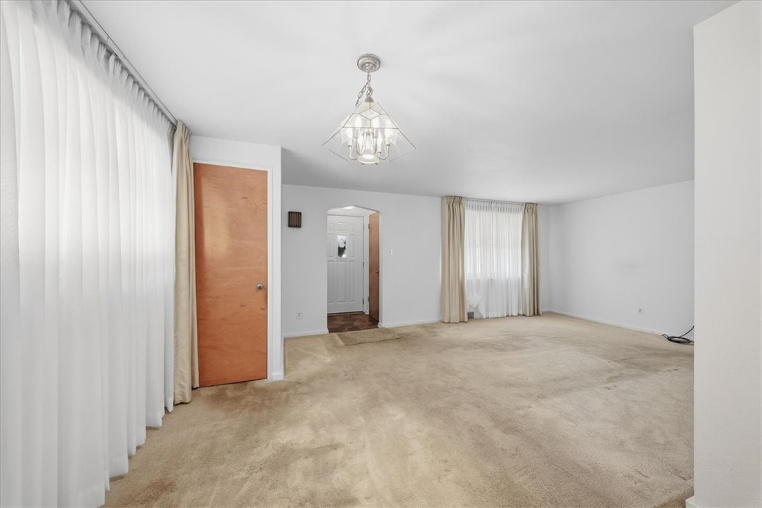 335 Roosevelt Ave