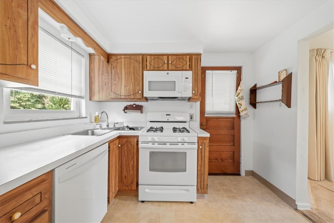 335 Roosevelt Ave