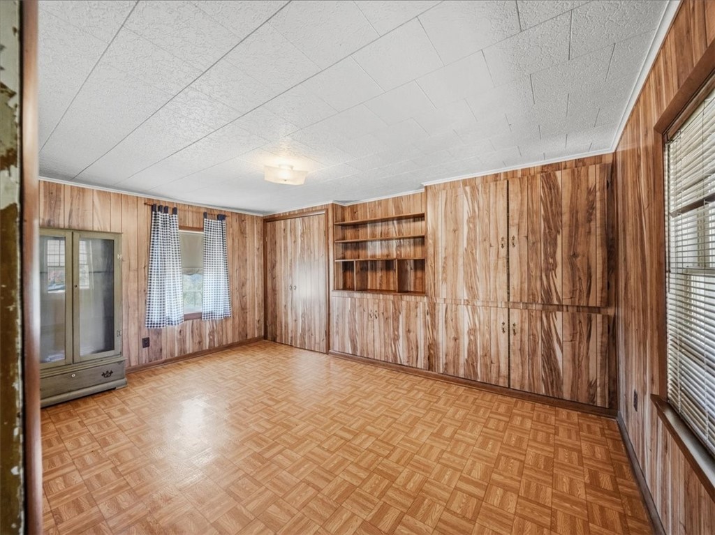 6304 Tuscarawas Rd