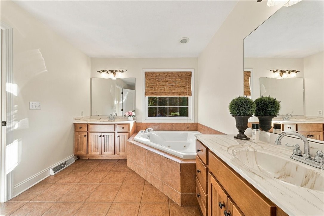103 Shining Star Ct