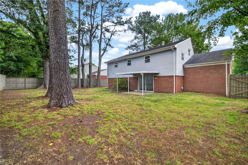 5563 Bayberry DR