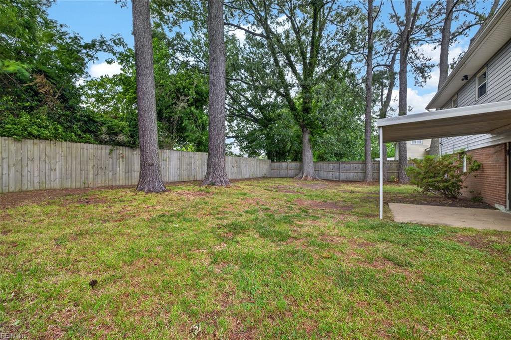 5563 Bayberry DR
