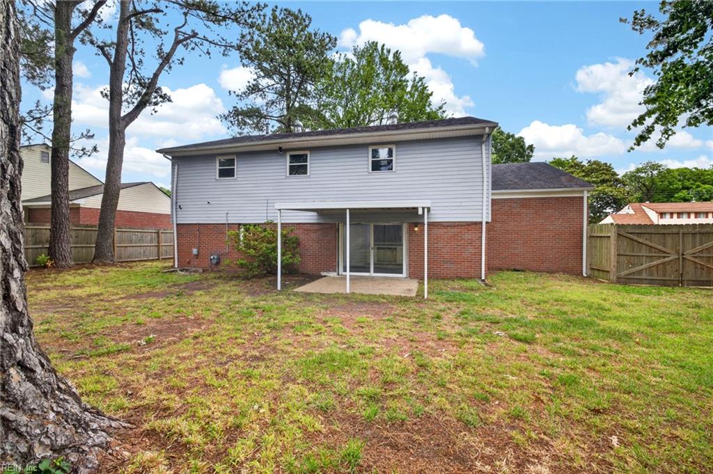 5563 Bayberry DR