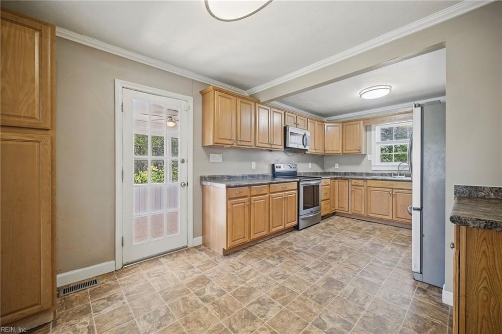 221 Cypress RD