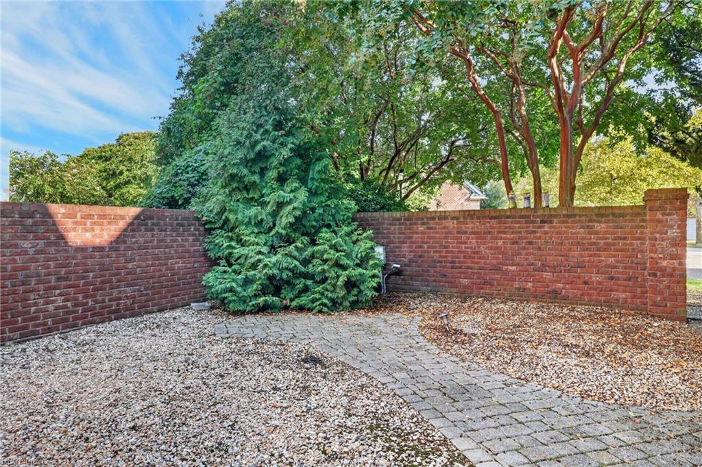 1505 Bordeaux PL