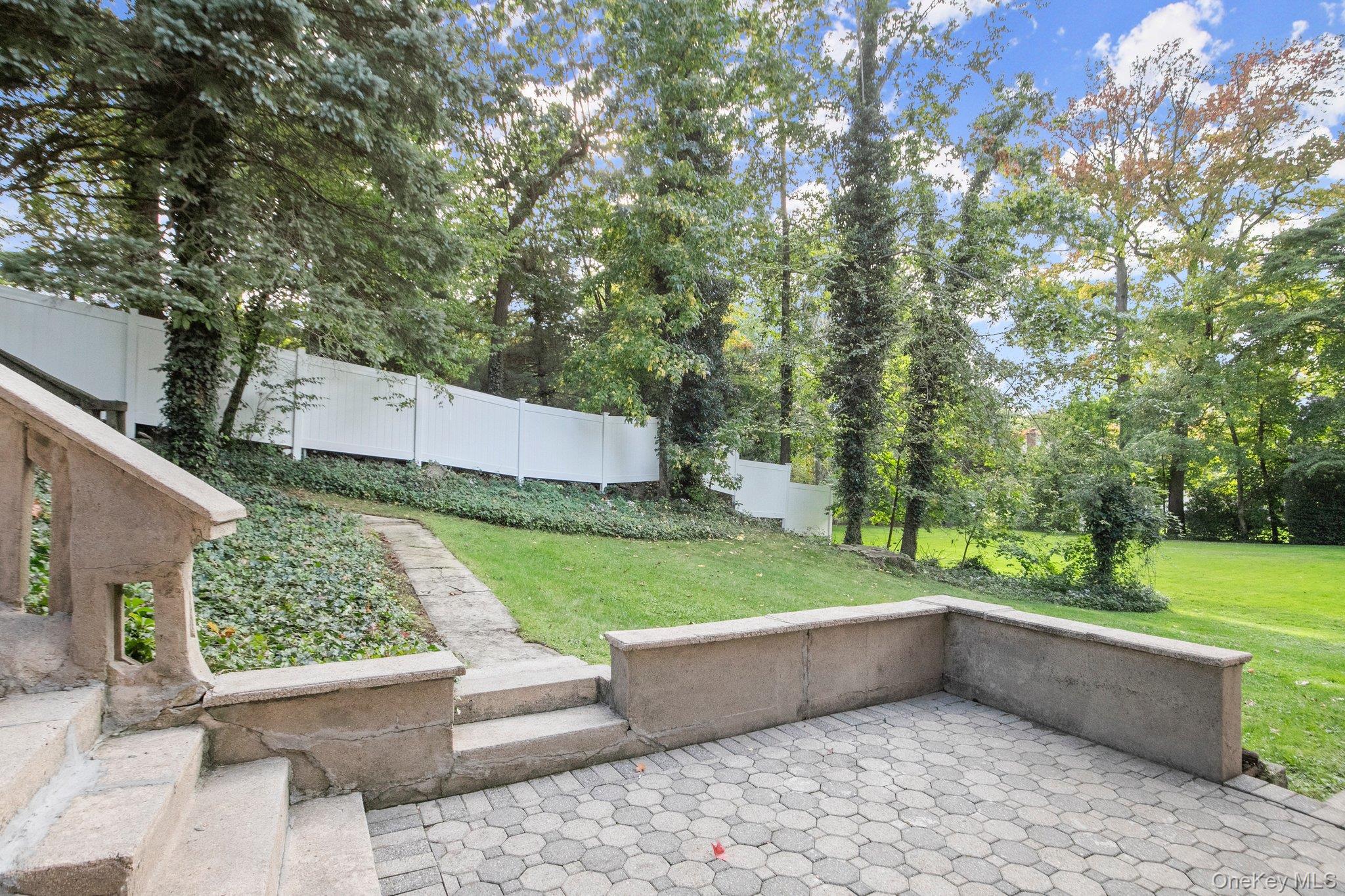 1341 Pelhamdale Avenue