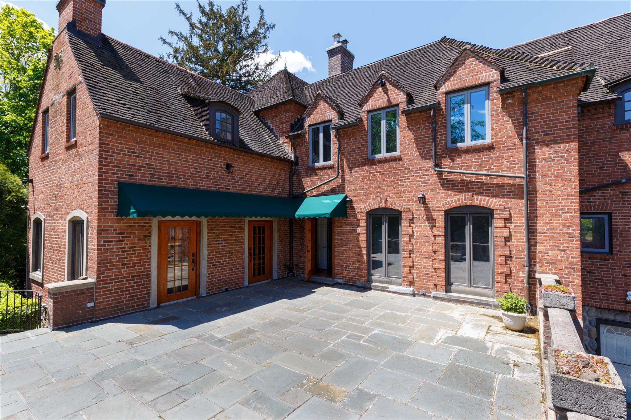 10 Ridge Place