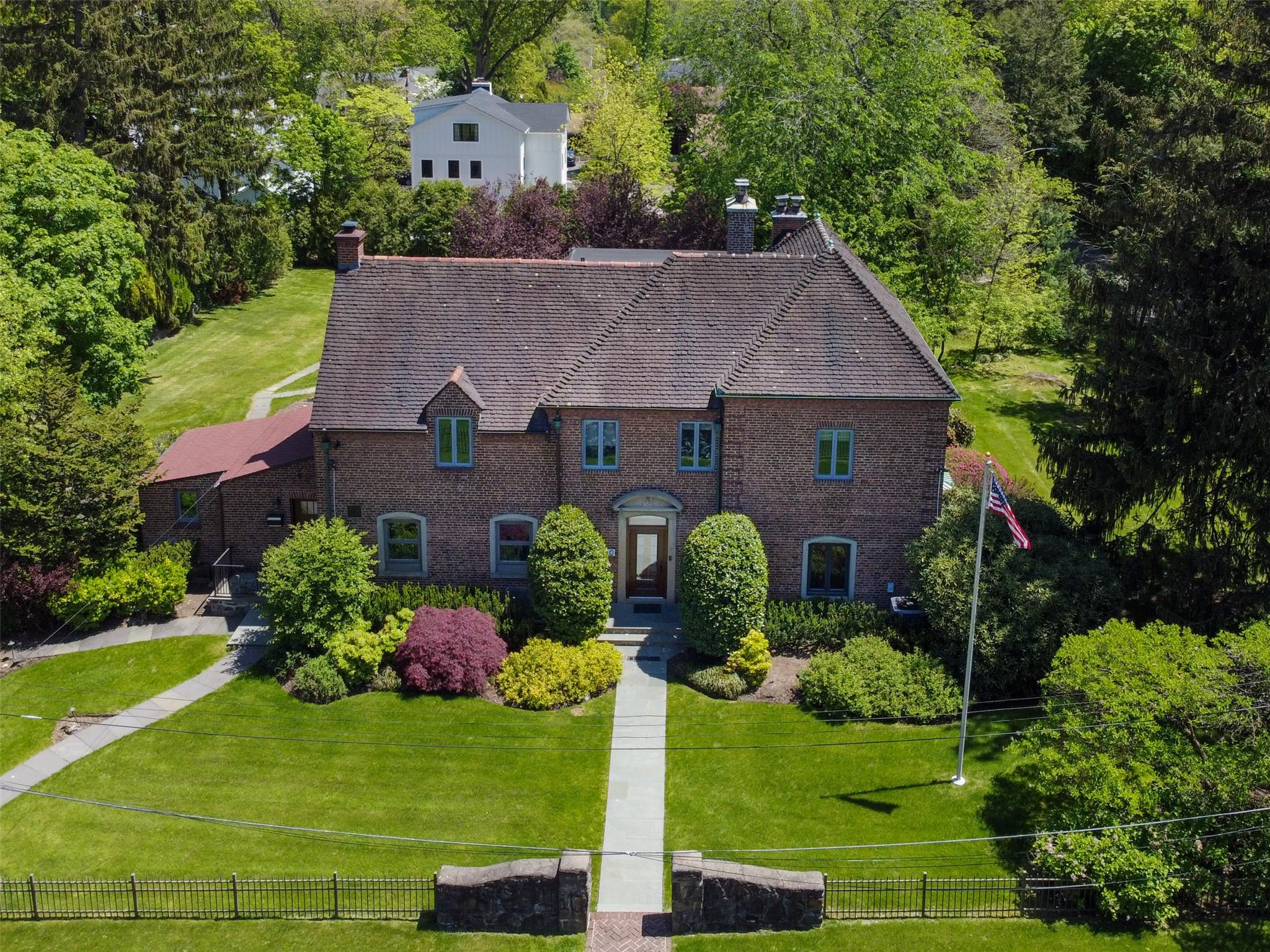 10 Ridge Place