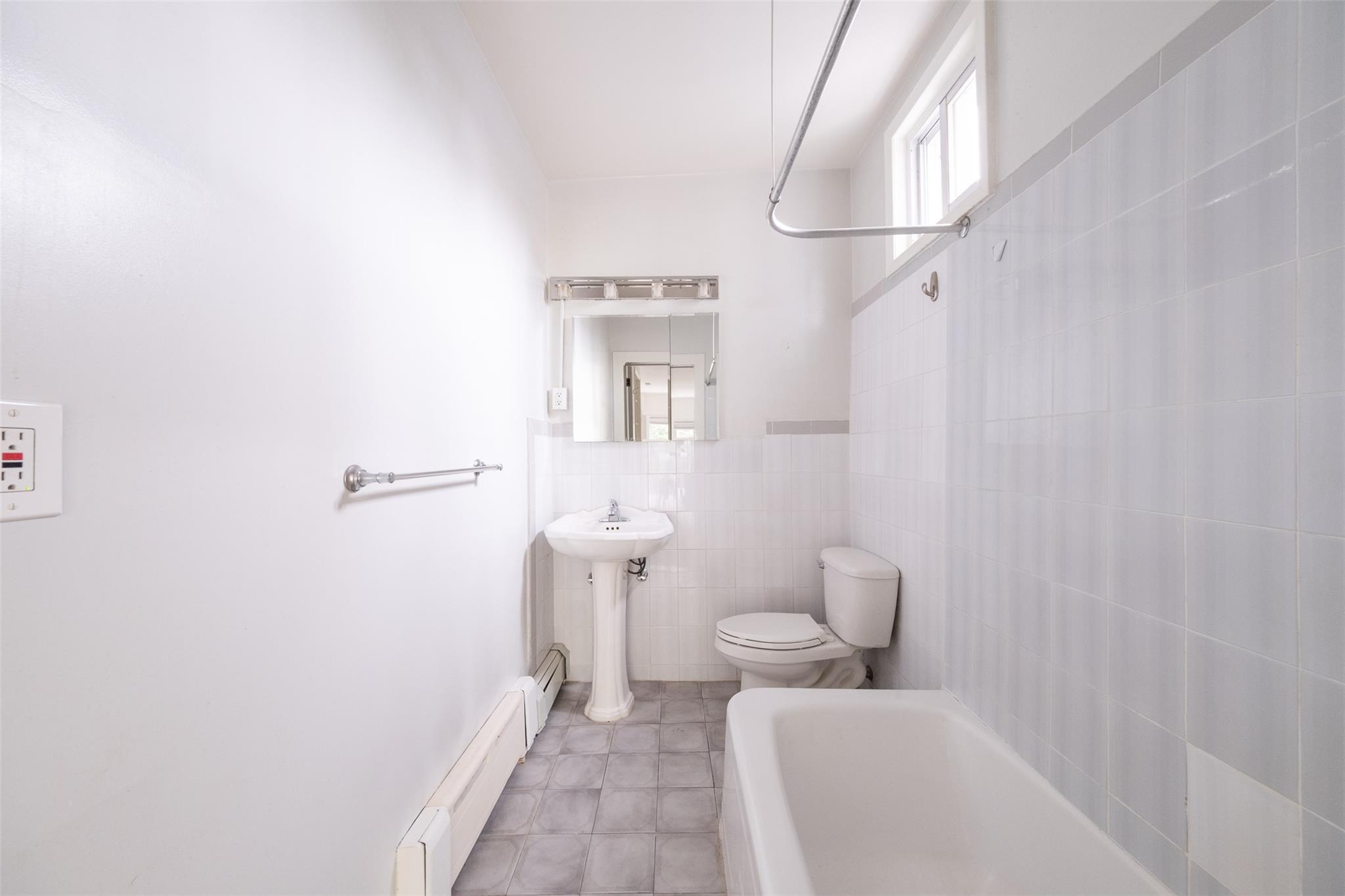 115 Wolfs Lane Unit: 1