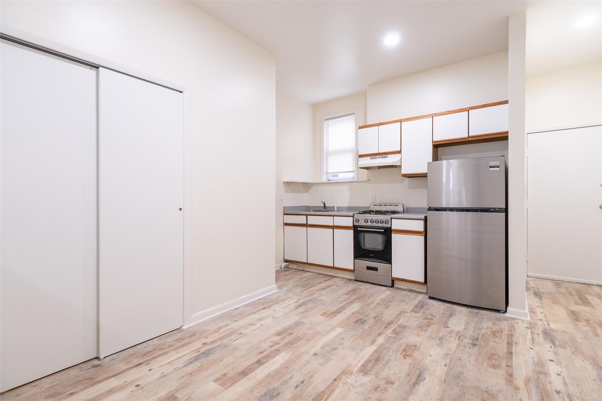 115 Wolfs Lane Unit: 2