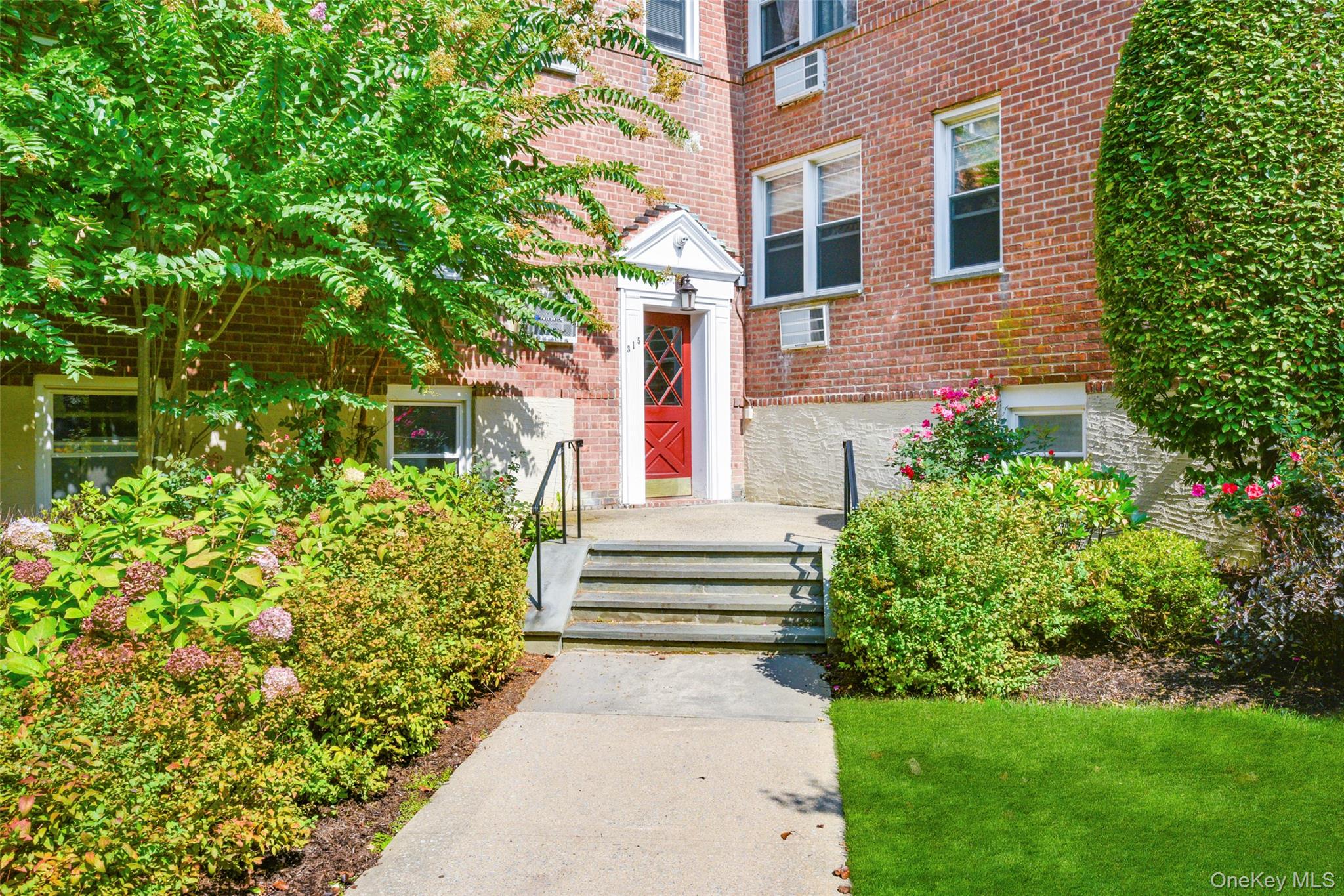 315 Palmer Terrace Unit: 1D