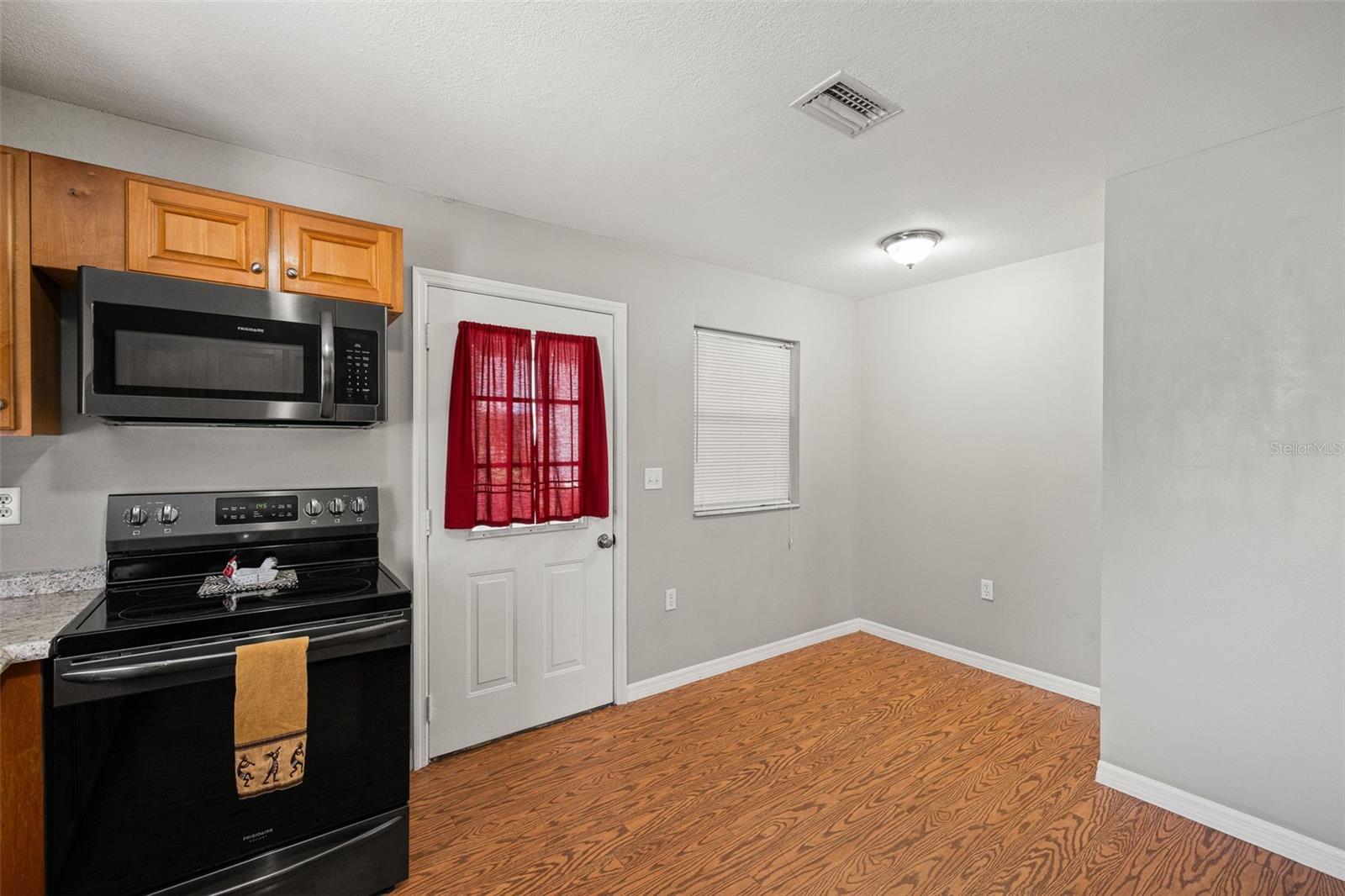 310 W DAMPIER ST