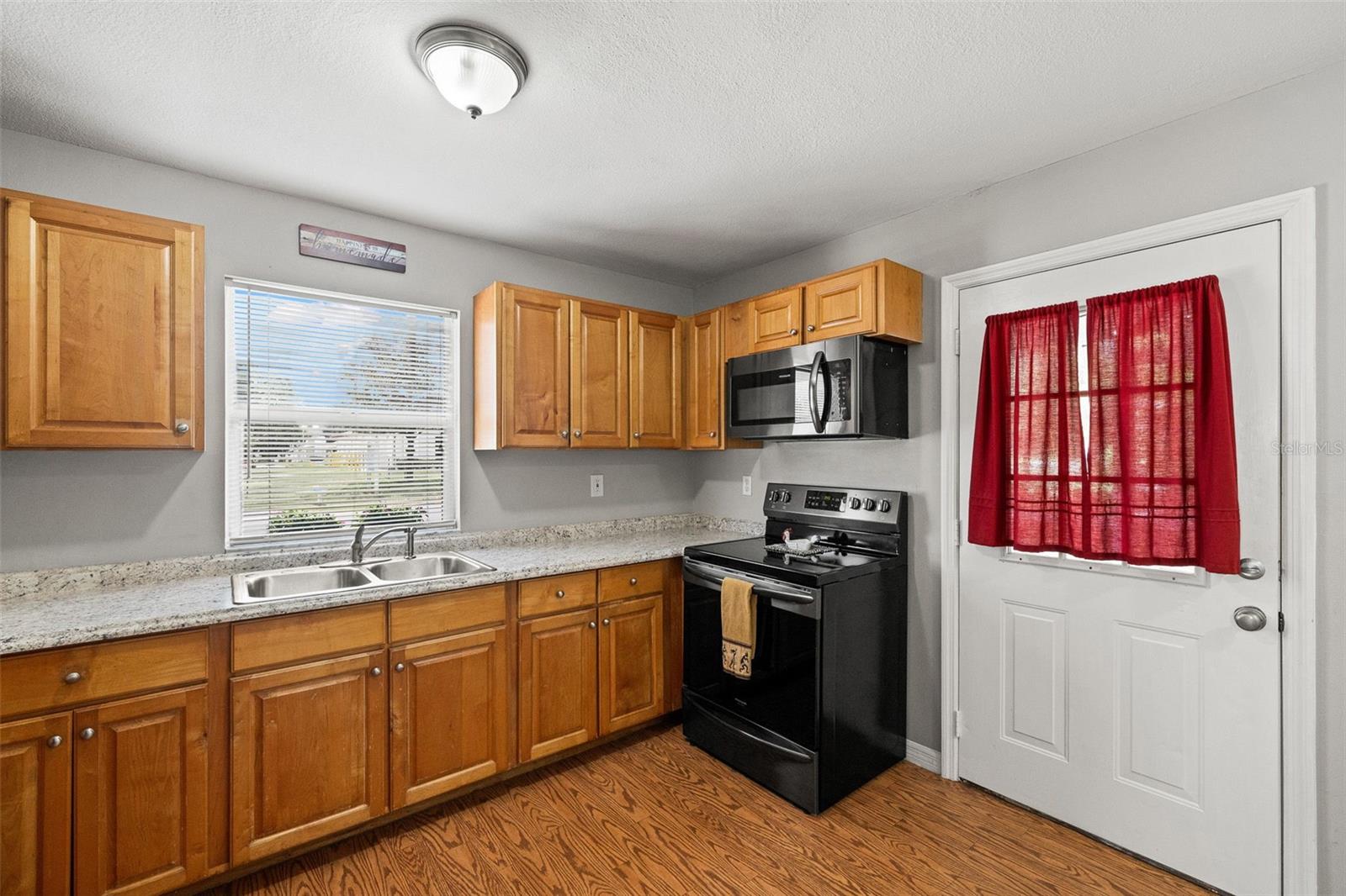 310 W DAMPIER ST