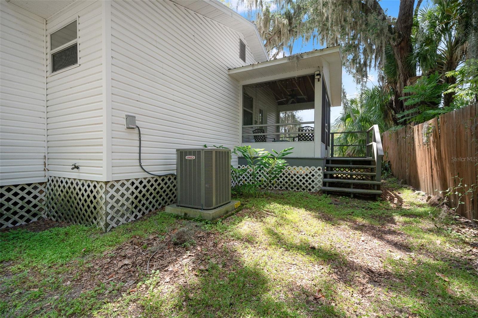 310 W DAMPIER ST