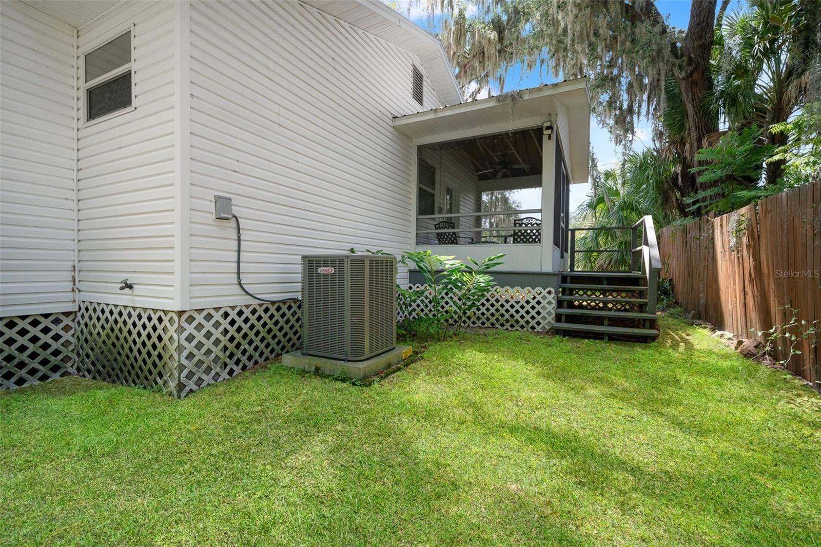310 W DAMPIER ST