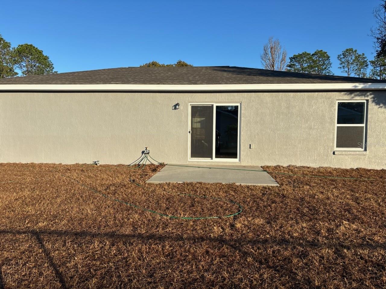 2330 W MENORES DR
