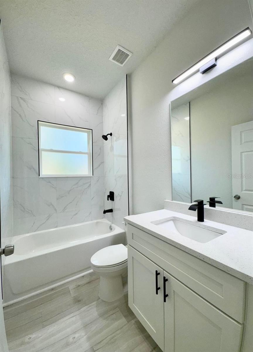 753 W HUMMINGBIRD DR