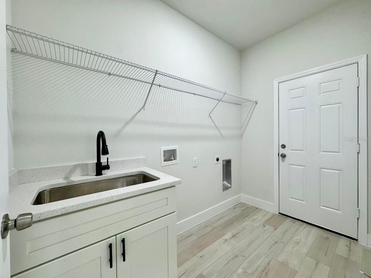 753 W HUMMINGBIRD DR