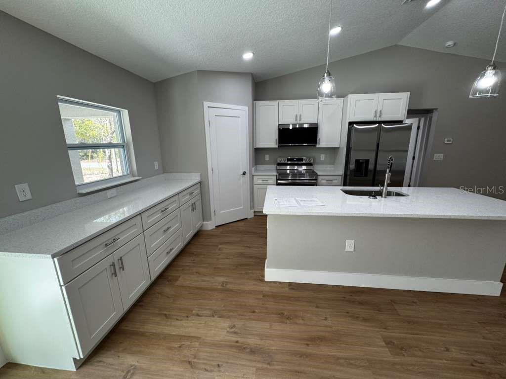 2186 W G MARTINELLI BLVD