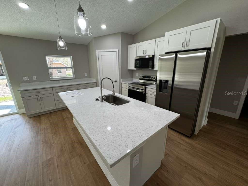 2186 W G MARTINELLI BLVD