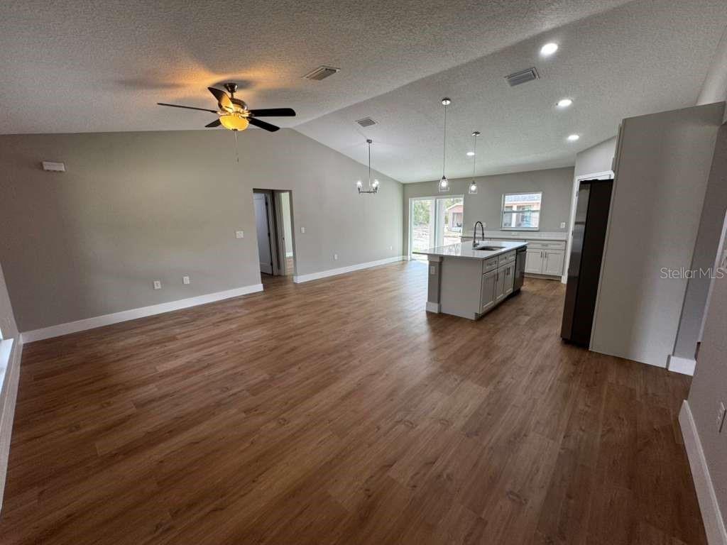 2186 W G MARTINELLI BLVD