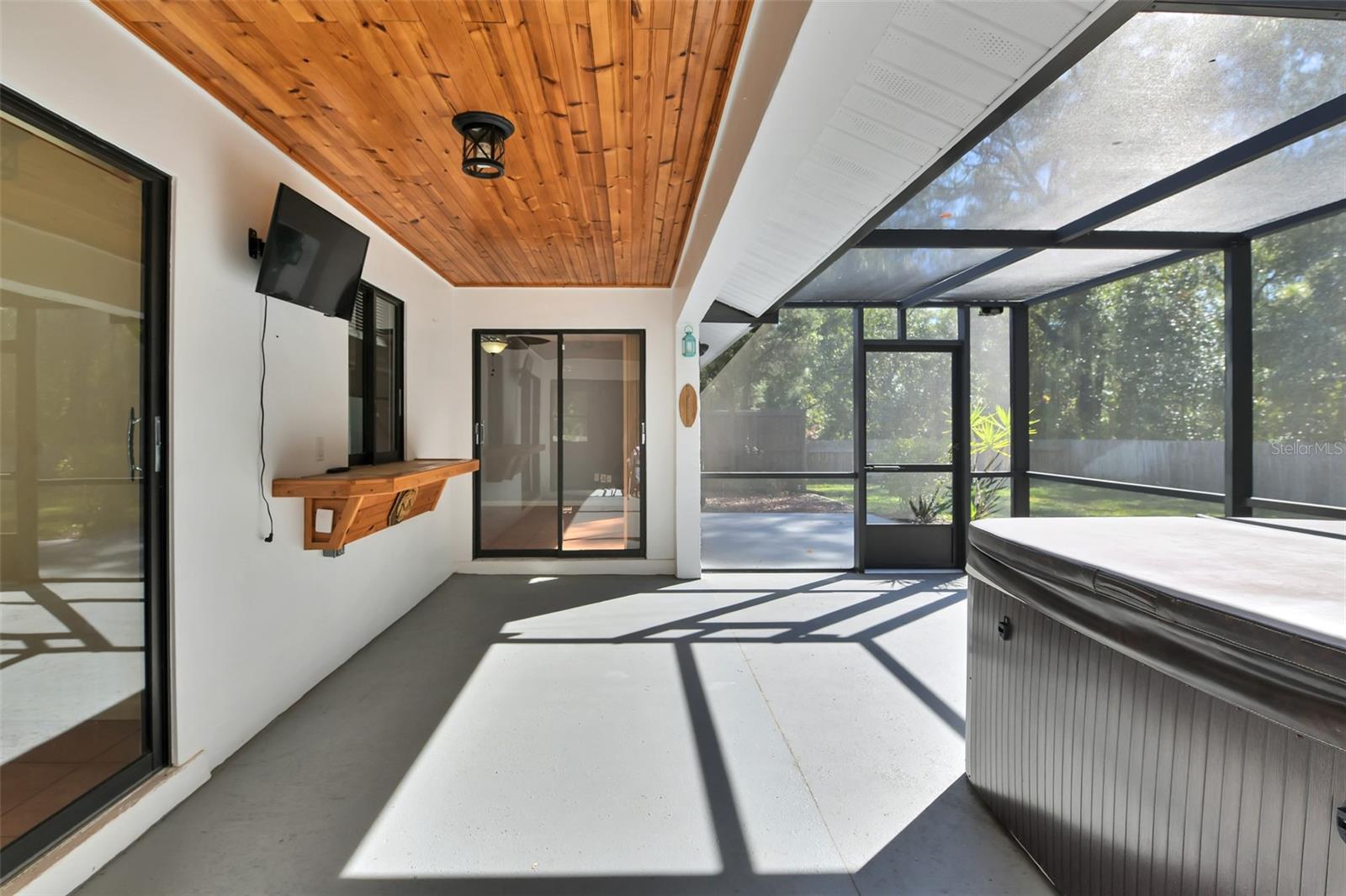 14 SYCAMORE CT S