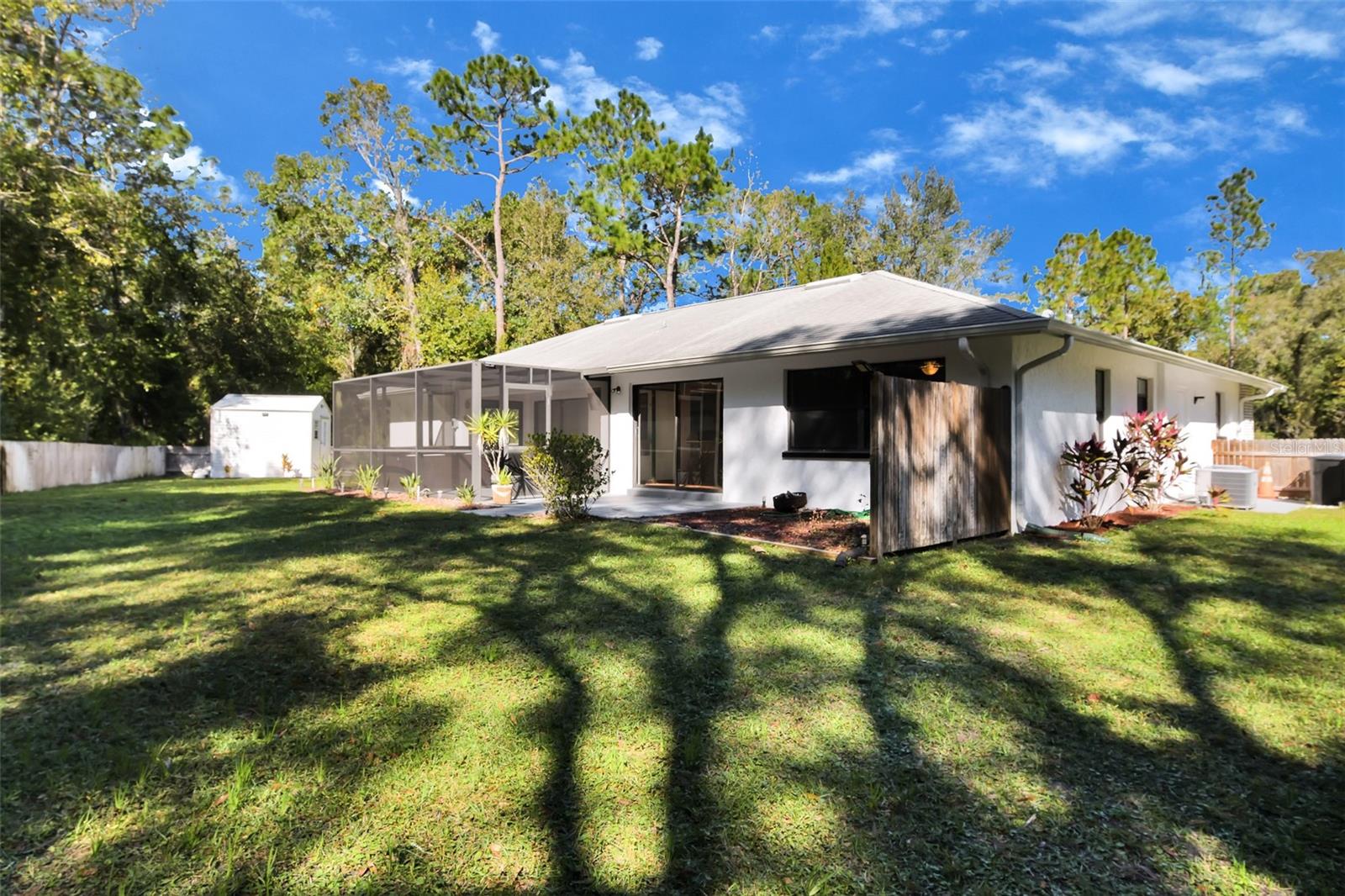 14 SYCAMORE CT S