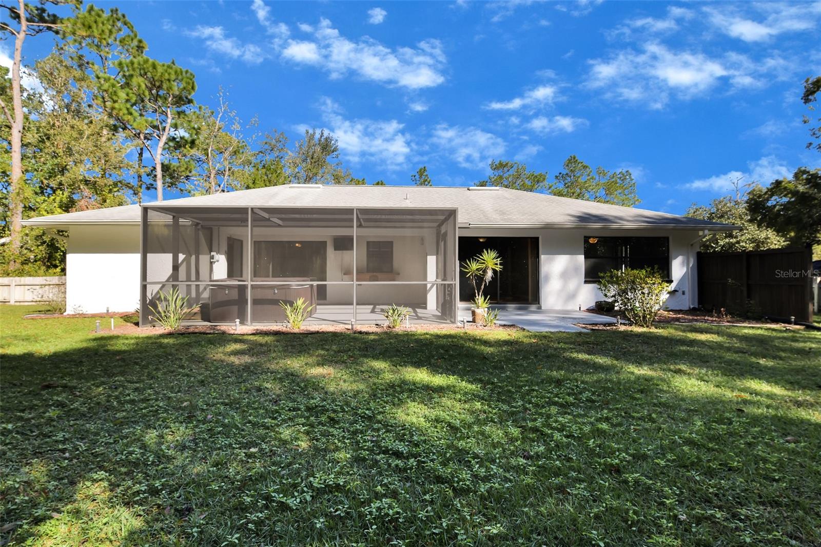 14 SYCAMORE CT S
