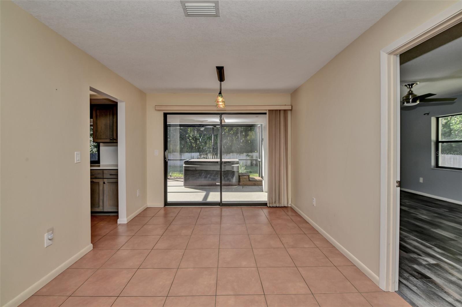 14 SYCAMORE CT S