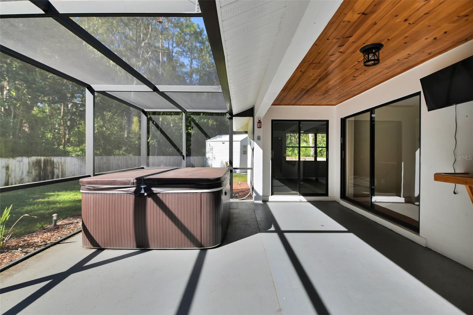 14 SYCAMORE CT S