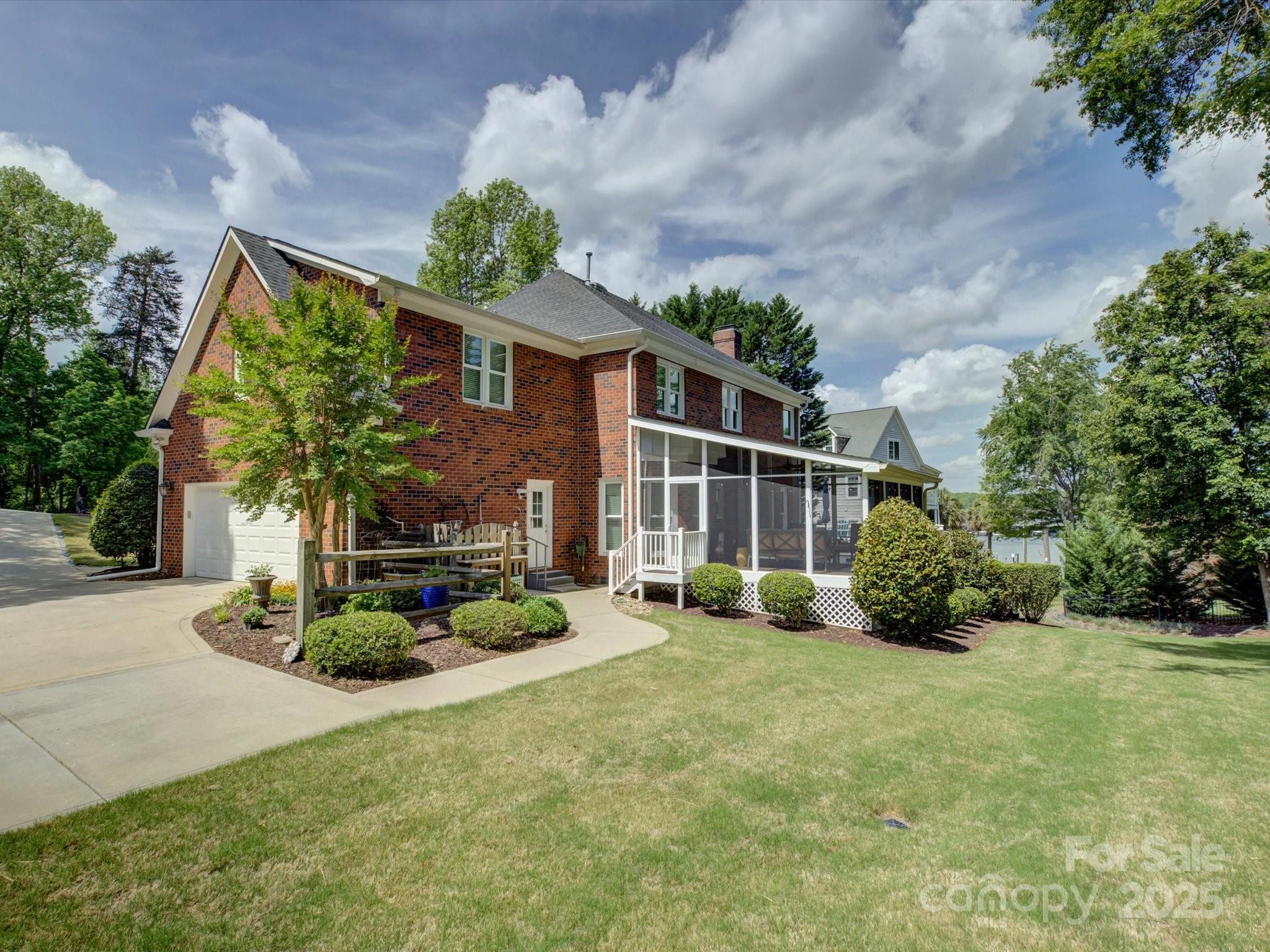 15824 Feeny Court
