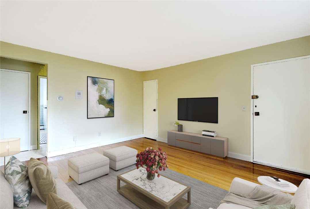160 Waterman Street 04