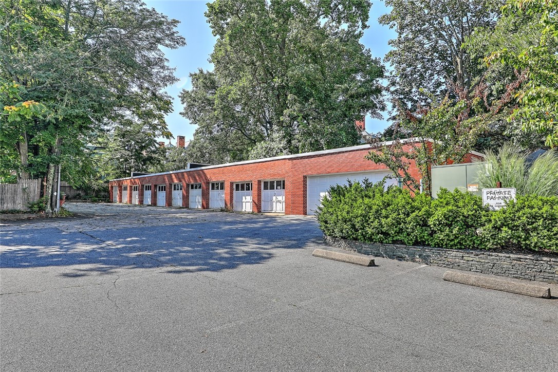 160 Waterman Street 04
